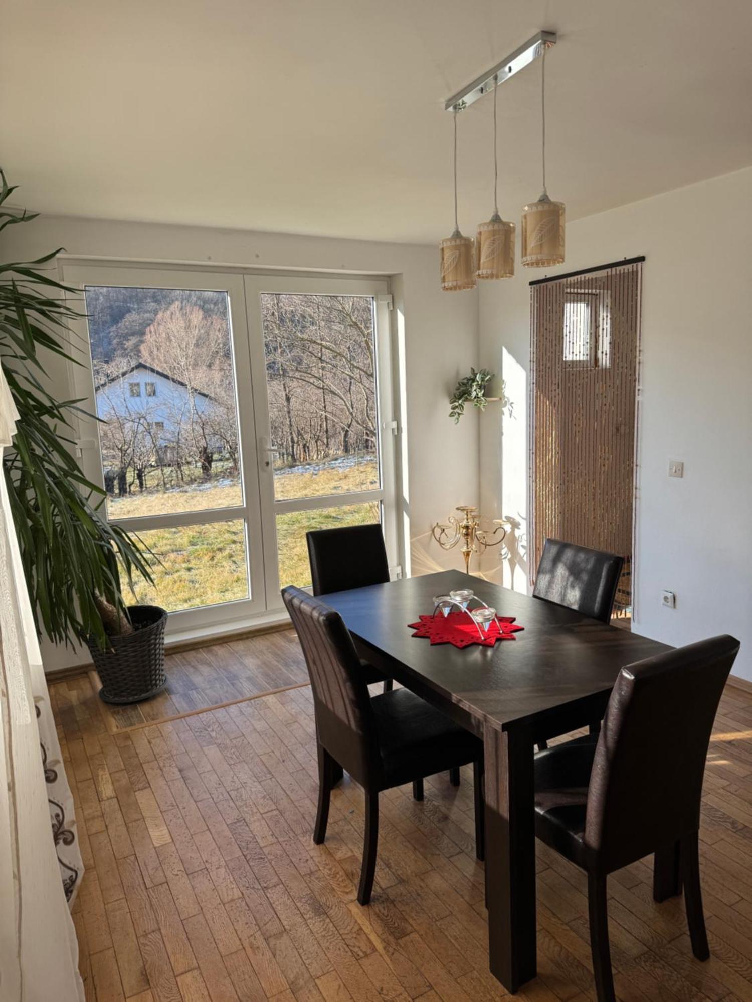 Vila Cozy, Panorama Superba, Gratar Si Relaxare 피아트라네암츠 외부 사진